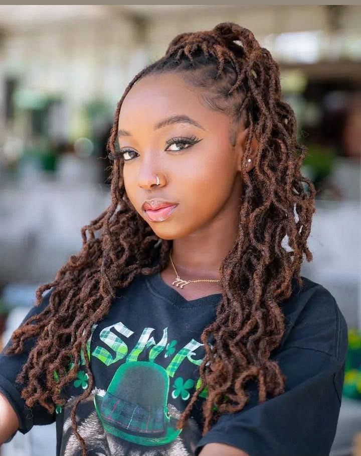 Temporary artificial locs